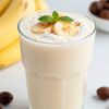 Смузи с бананом и финиками